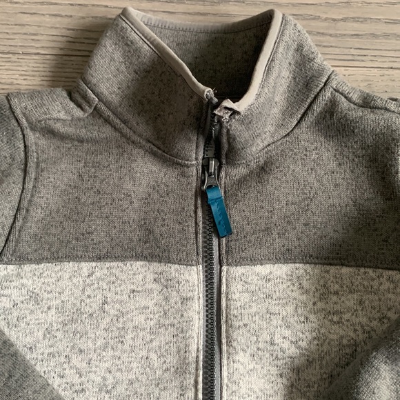 Boys Long sleeve/Sweatshirts/Hoodie - Carters and OshKosh B’Gosh Size 6 - 3-pack - Picture 14 of 15